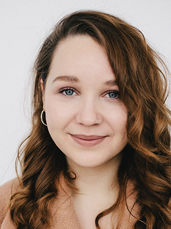 Milena Heißerer. Social-Media-Expertin – sie weiß, wie schnell und professionell Posts mit Canva designt sind